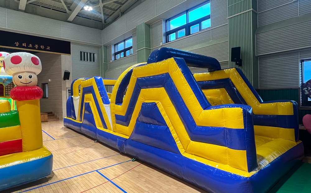 장애물 에어바운스