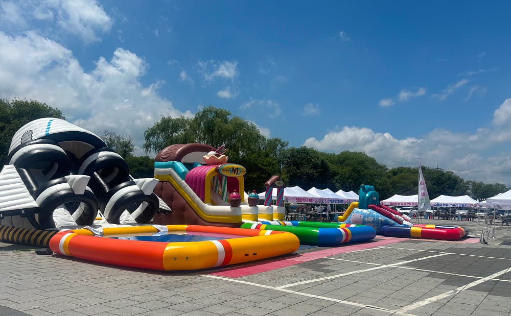 우주선 워터슬라이드